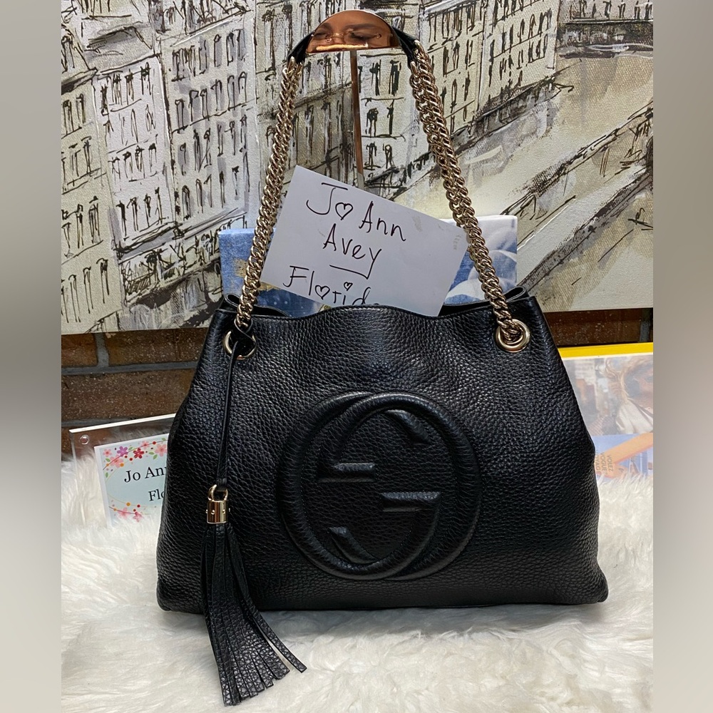 💗💗💗SOLD💗💗💗

🤩🤩SOHO BLACK MEDIUM SJOULDER BAG🤩🤩